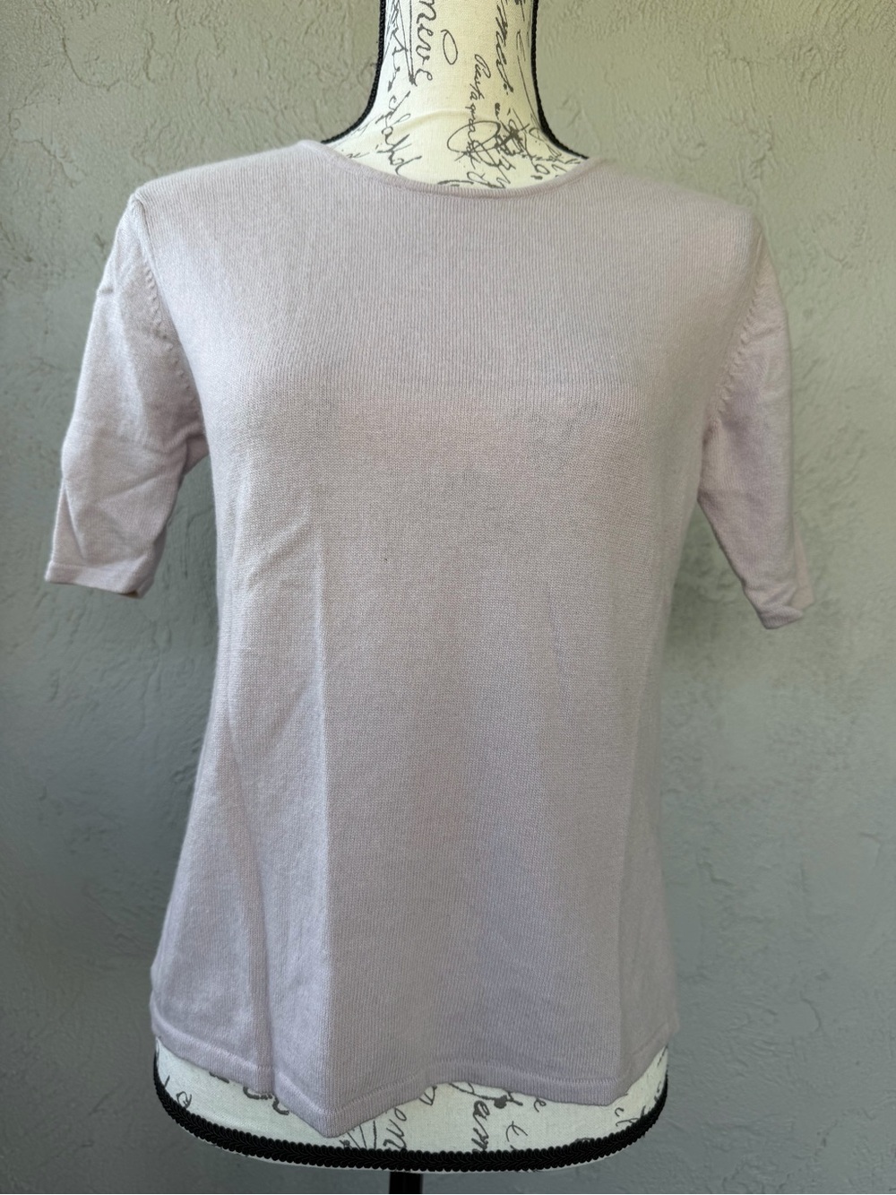 Sutton Studio Short-Sleeve 100% cashmere in Light Lavender